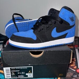 Jordan Kids Sneakers - Black and Blue